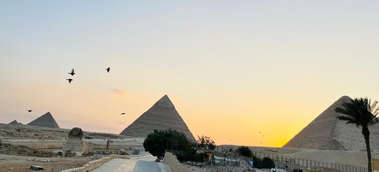 The Gate Hotel Front Pyramids & Sphinx View Kafrat al Jabal Exterior photo