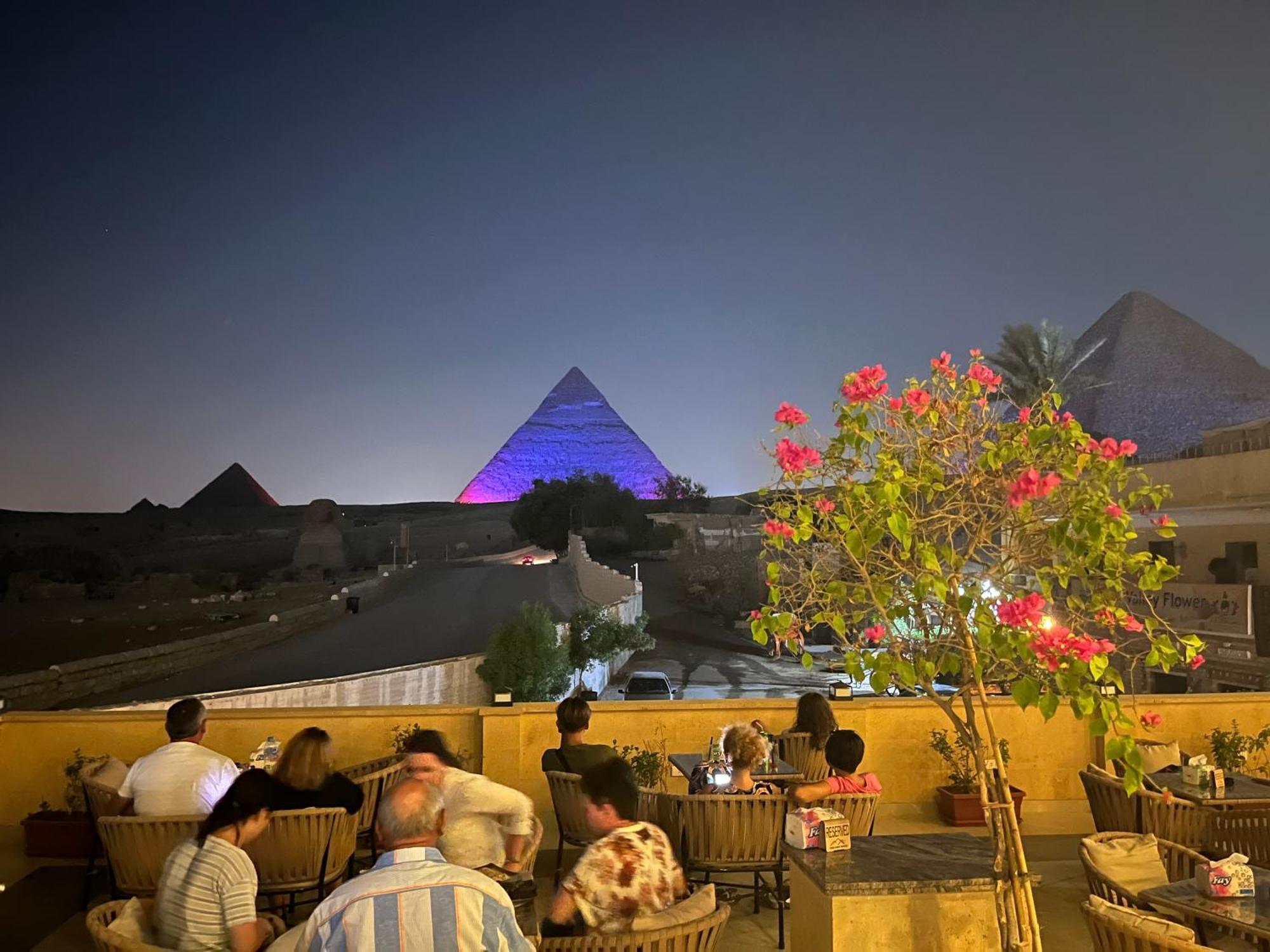The Gate Hotel Front Pyramids & Sphinx View Kafrat al Jabal Exterior photo